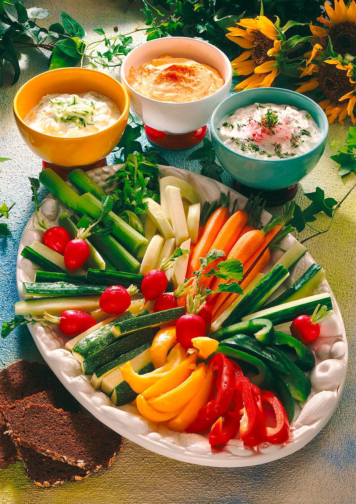 Gemüseplatte mit Quark-Dips Rezept