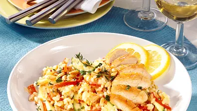 Gemüserisotto mit Hähnchenfilet Rezept - Foto: LECKER @ Bauer Media Group