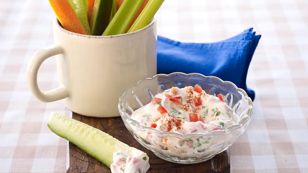 Gemüsesticks zu Paprika-Quark-Dip Rezept - Foto: LECKER @ Bauer Media Group