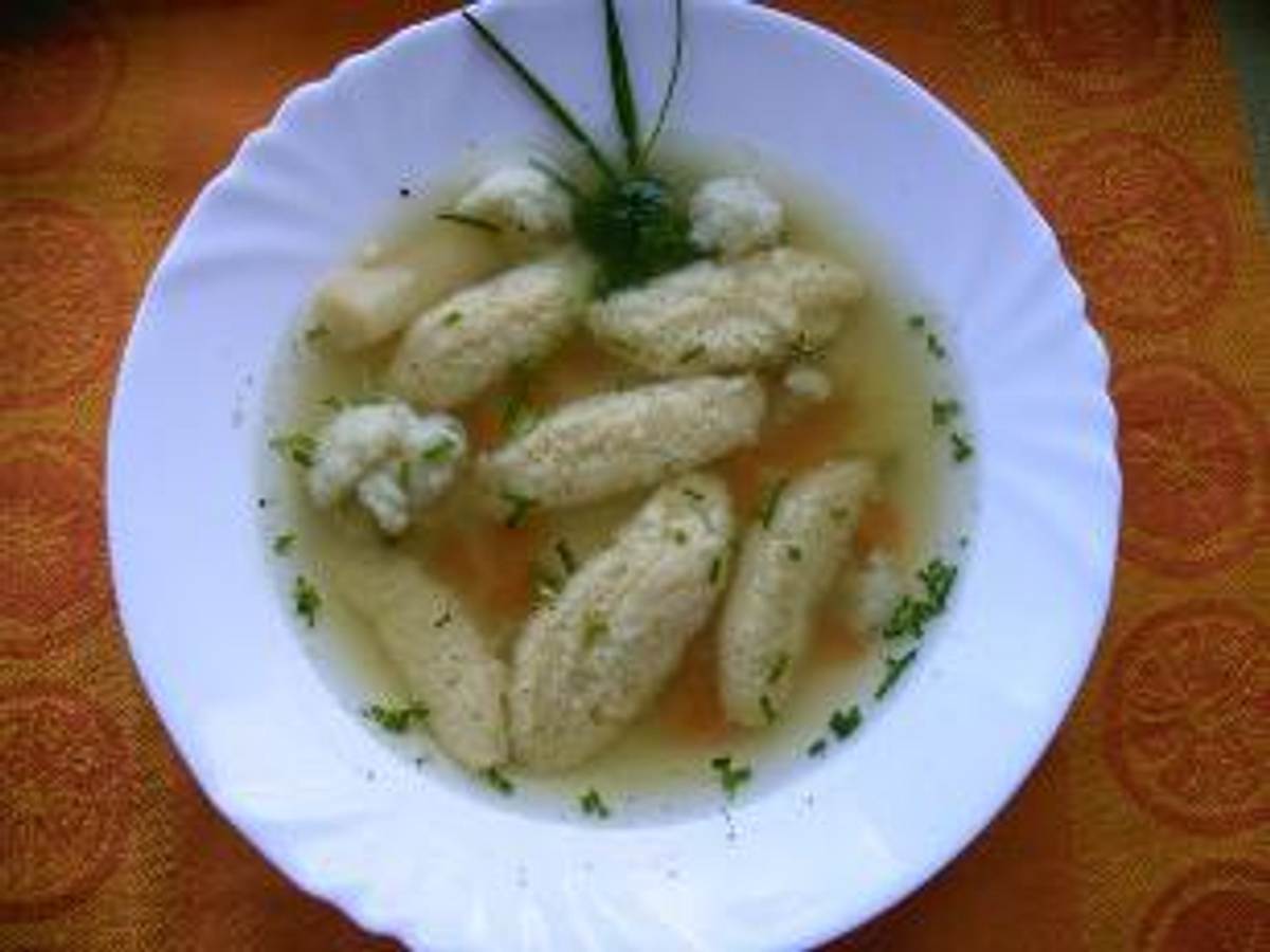 Gemüsesuppe mit Griesklöschen Rezept