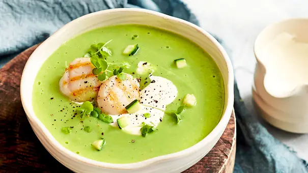 Gemüsetrio-Suppe mit Jakobsmuscheln Rezept - Foto: Are Media Syndication Gemüsetrio-Suppe mit Jakobsmuscheln Rezept - Foto: Are Media Syndication