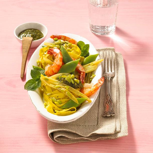 Genovese-Bohnen-Bandnudeln mit Minzpesto und Garnelen Rezept Genovese-Bohnen-Bandnudeln mit Minzpesto und Garnelen Rezept