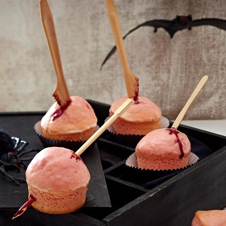 Gepfählte Horror-Muffins Rezept Gepfählte Horror-Muffins Rezept