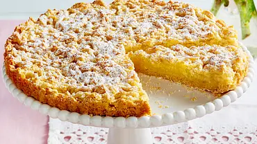 Geriebener Apfelkuchen Rezept - Foto: LECKER @ Bauer Media Group Geriebener Apfelkuchen Rezept - Foto: LECKER @ Bauer Media Group