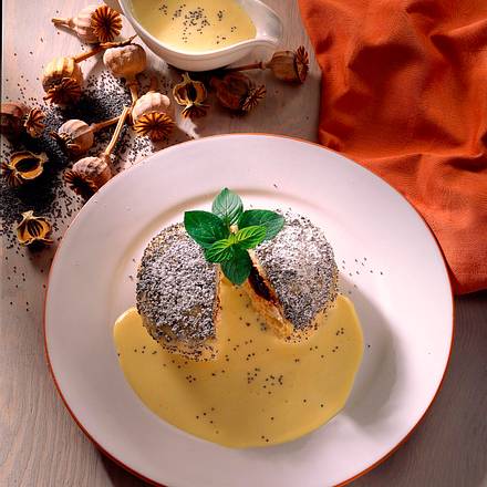 Germknödel mit Vanillesoße Rezept Germknödel mit Vanillesoße Rezept