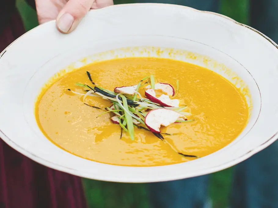 Geröstete Möhrensuppe mit Sanddorn Rezept