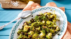 Geröstete Romanesco-Röschen Rezept - Foto: LECKER @ Bauer Media Group