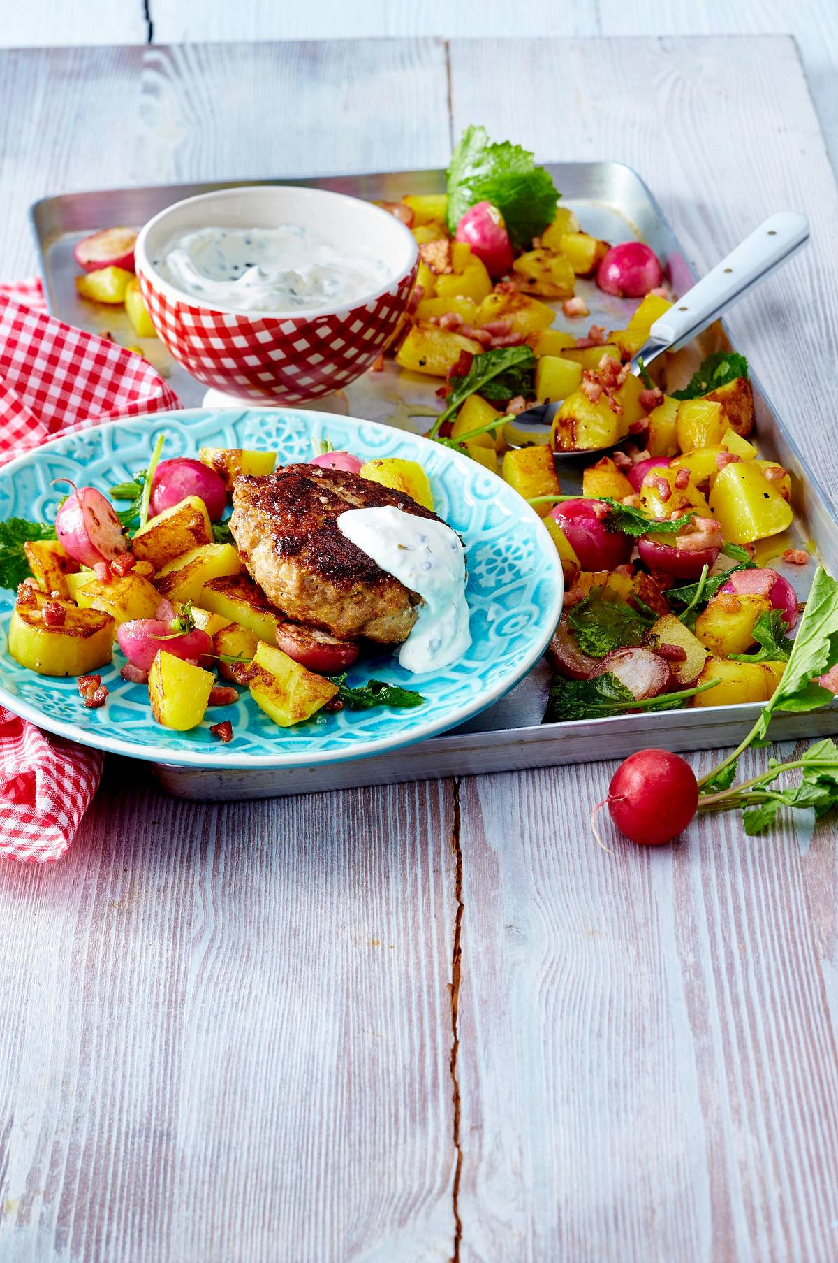 Geröstetes Radieschen-Kartoffel-Gemüse zu Frikadellen Rezept