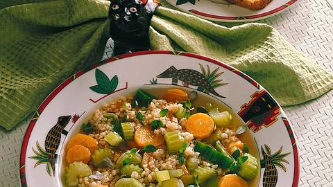 Gerstensuppe mit Gemüse Rezept - Foto: Horn
