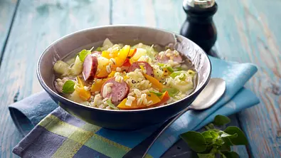 Gerstensuppe mit Pastinaken, Kürbis und Mettenden Rezept - Foto: LECKER @ Bauer Media Group