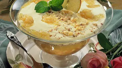 Geschichtete Apfel-Vanille-Speise Rezept - Foto: LECKER @ Bauer Media Group