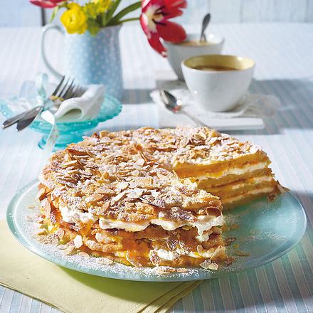 Geschichtete Aprikosen-Schmandtorte Rezept Geschichtete Aprikosen-Schmandtorte Rezept