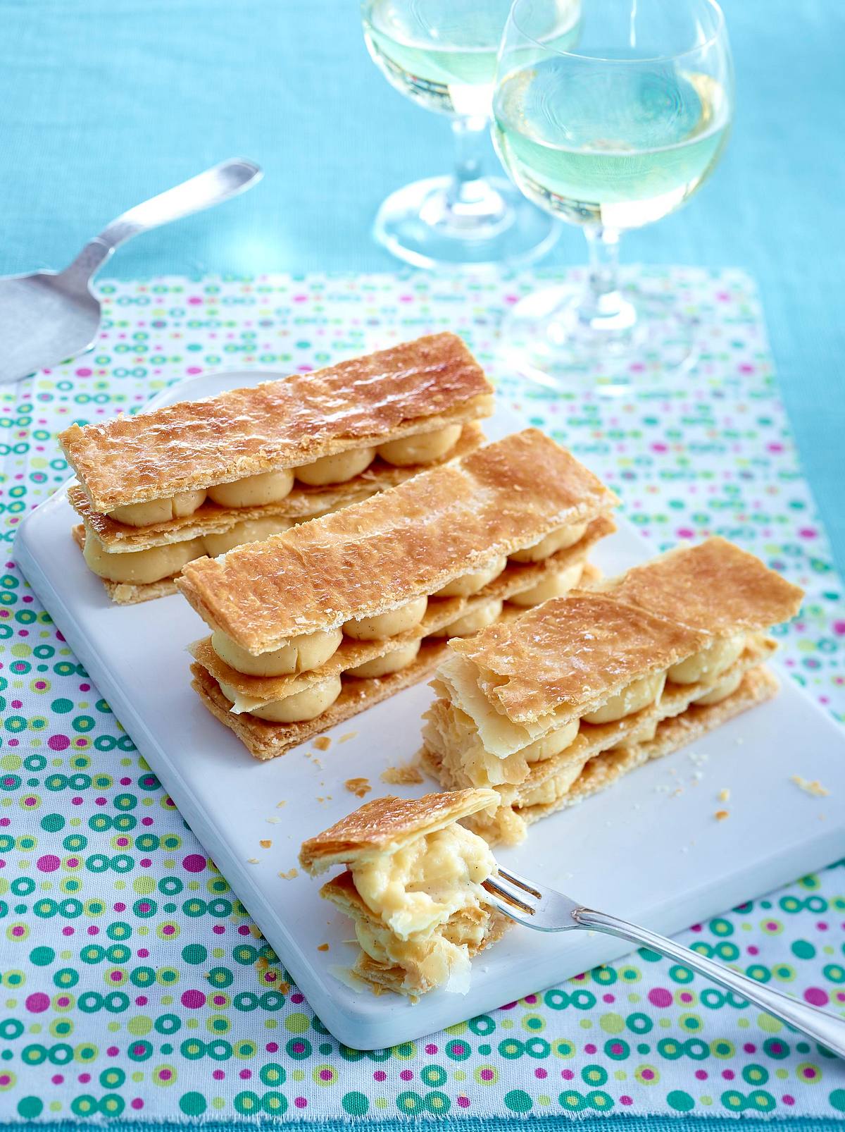 Geschichtete Blätterteig-Schnitten mit Vanillepudding Rezept