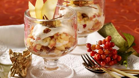 Geschichtetes Apfeldessert mit Zimtcreme Rezept - Foto: House of Food / Bauer Food Experts KG
