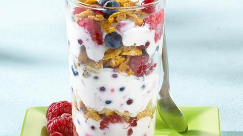 Geschichtetes Müsli Rezept - Foto: House of Food / Bauer Food Experts KG