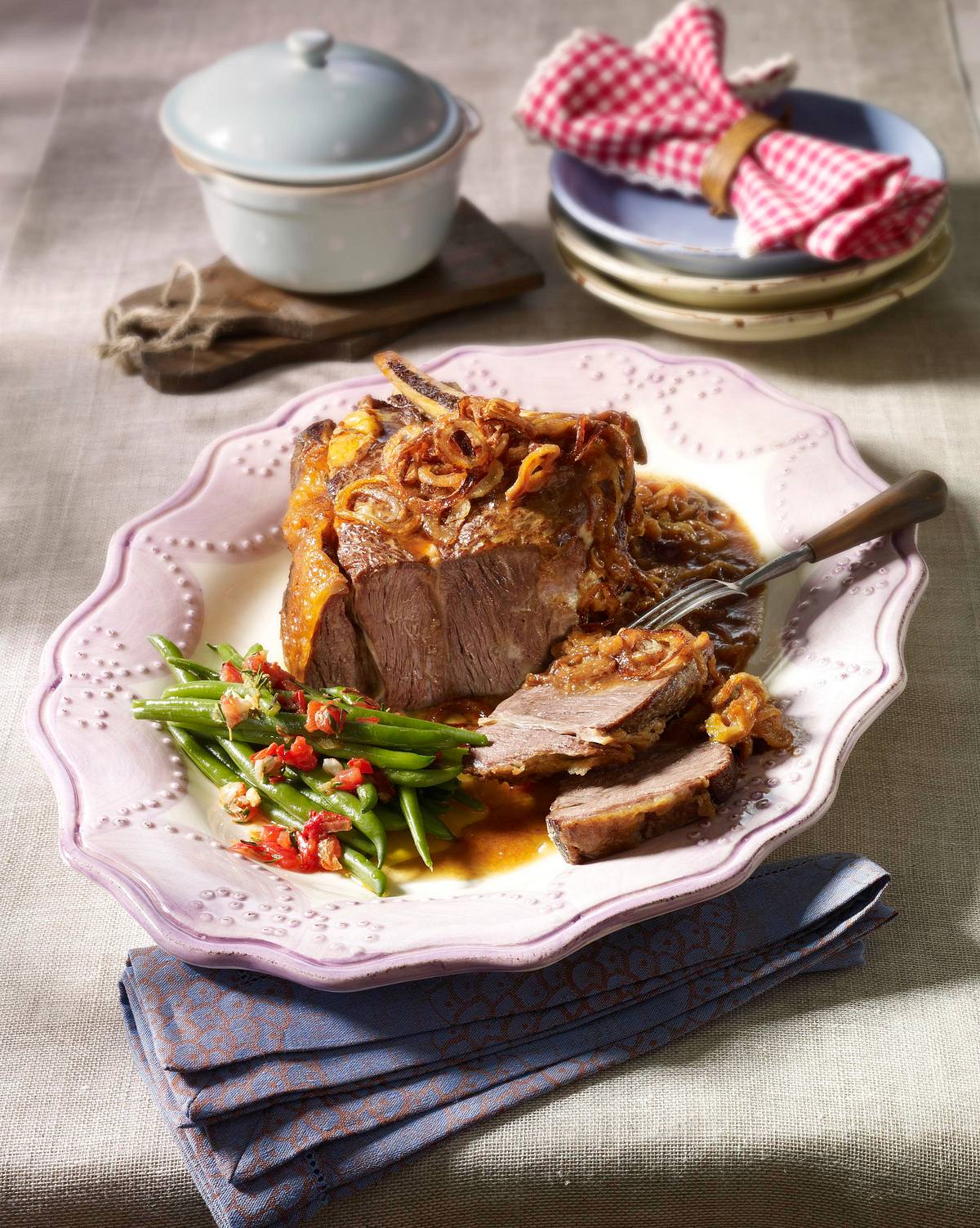 Geschmorte Hochrippe mit Zwiebelsoße Rezept