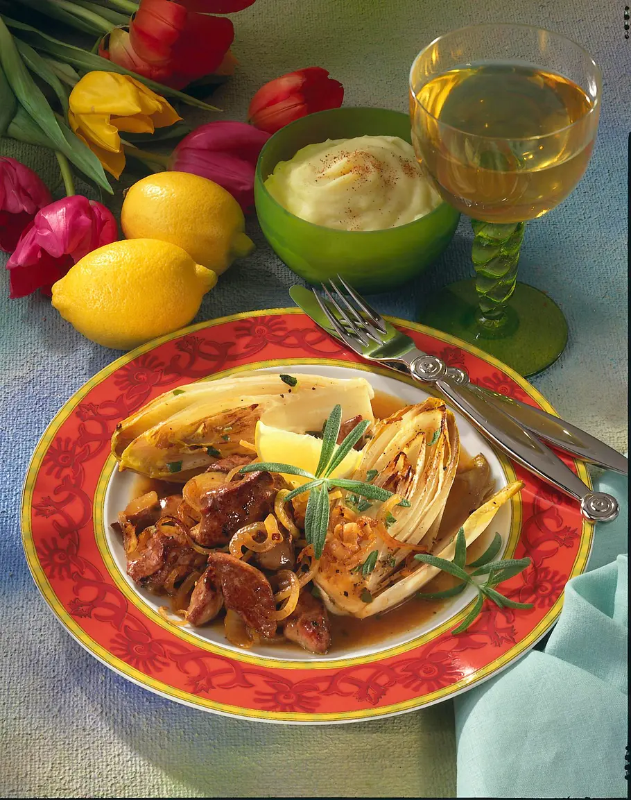 Geschmorter Chicorée mit Kalbsleber Rezept Geschmorter Chicorée mit Kalbsleber Rezept