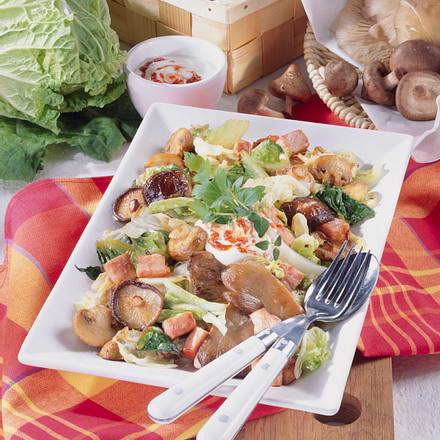 Geschmorter Chinakohl mit Pilzen Rezept