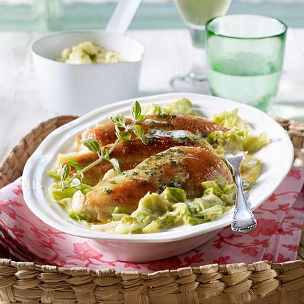 Geschmortes Hähnchenfilet mit Spitzkohl in Senfsoße Rezept