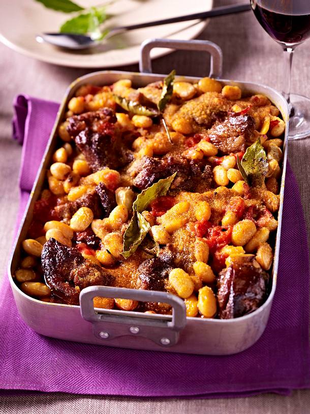 Geschmortes Lamm mit weißen Bohnen Rezept | LECKER