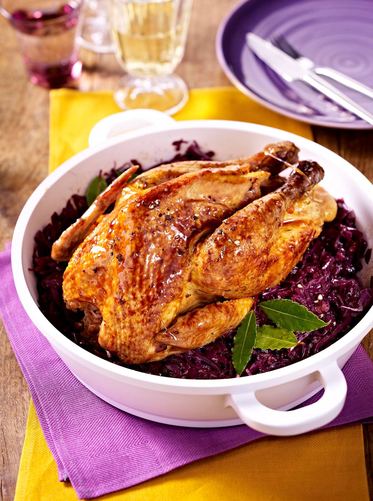 Geschmortes Perlhuhn mit Rotkohl Rezept