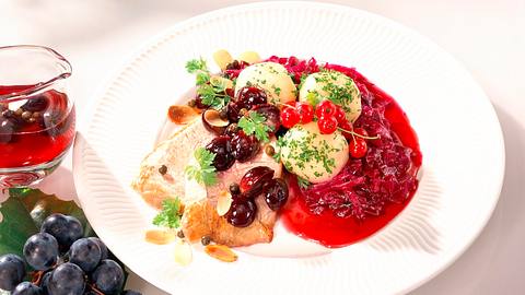 Geschmortes Schweinenüsschen mit Rotkraut Rezept - Foto: Maass
