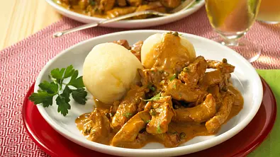 Geschnetzeltes in Pfefferrahm-Soße Rezept - Foto: LECKER @ Bauer Media Group