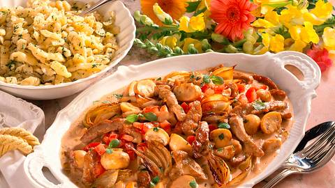 Geschnetzeltes mit Pilzen und Zwiebeln Rezept - Foto: Horn