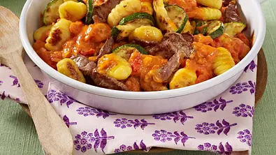 Geschnetzeltes vom Rind in Tomaten-Sahne-Soße Rezept - Foto: LECKER @ Bauer Media Group