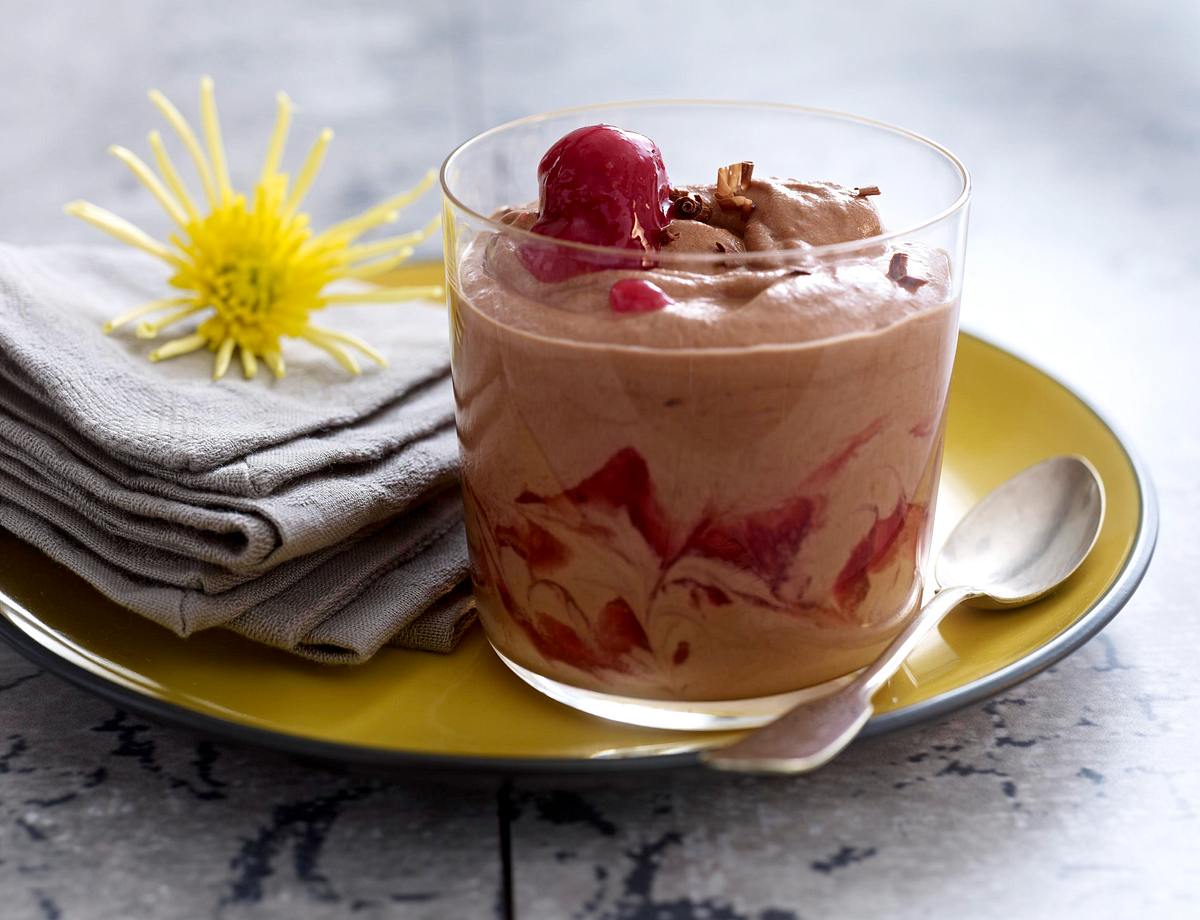 Gestrudelte Schoko-Kirsch-Mousse Rezept