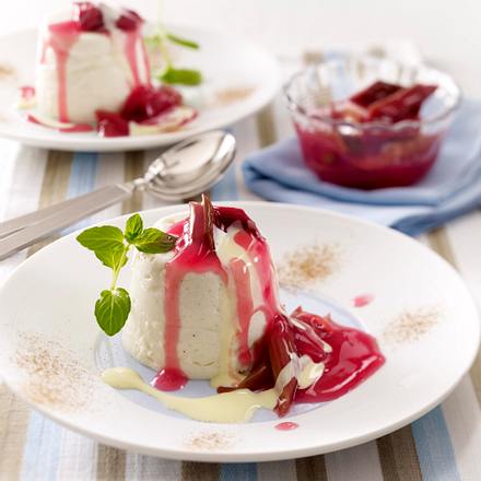 Gestürztes Buttermilch-Gelee mit Rhabarber-Kompott Rezept