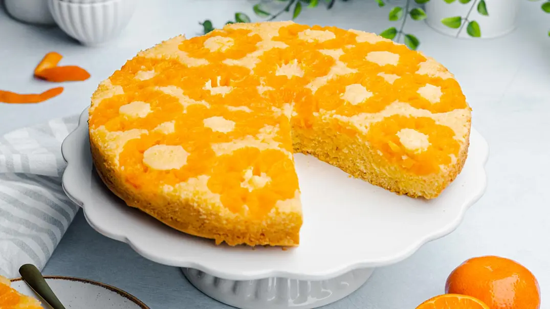Gestürzter Mandarinenkuchen Rezept - Foto: ShowHeroes für LECKER @ Bauer Media Group Gestürzter Mandarinenkuchen Rezept - Foto: ShowHeroes für LECKER @ Bauer Media Group