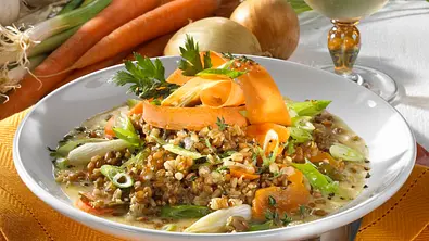 Getreiderisotto mit Möhren Rezept - Foto: LECKER @ Bauer Media Group