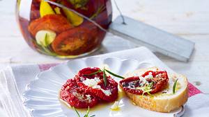 Getrocknete Tomaten einlegen - Foto: Food & Foto Experts