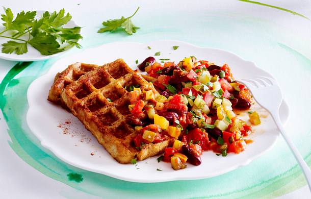 Gewaffelter Tofu mit Bohnen-Gewürzgurken-Chili Rezept Gewaffelter Tofu mit Bohnen-Gewürzgurken-Chili Rezept