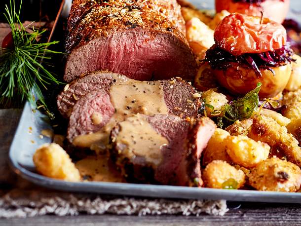 Gewürz-Roastbeef mit Knödelnockerln Rezept Gewürz-Roastbeef mit Knödelnockerln Rezept