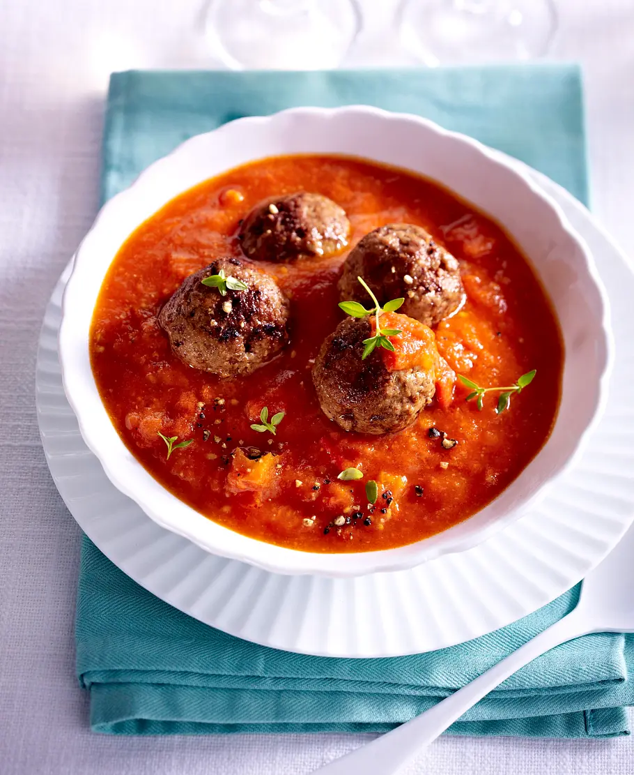 Gewürz-Hackbällchen in Tomaten-Soße Rezept Gewürz-Hackbällchen in Tomaten-Soße Rezept