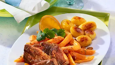 Gewürzmöhren mit Lammfilet Rezept - Foto: LECKER @ Bauer Media Group