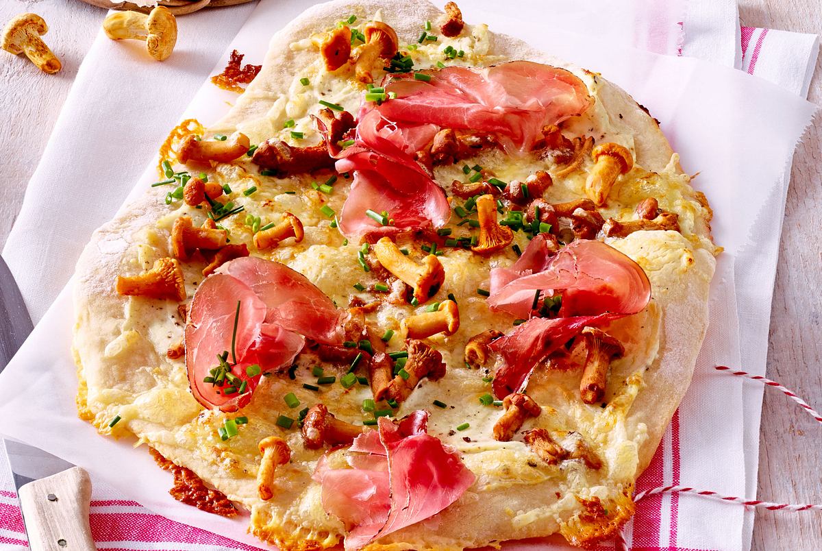 Gipfelglück-Pizza mit Tiroler Speck Rezept