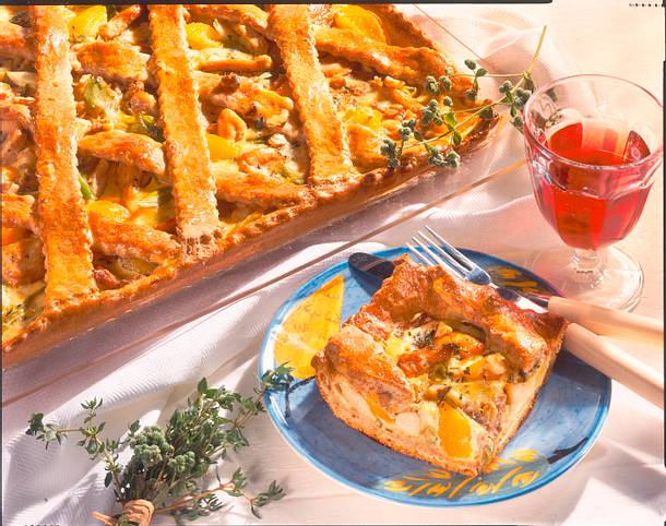 Gitter-Blechkuchen mit Hähnchenfilet Rezept Gitter-Blechkuchen mit Hähnchenfilet Rezept