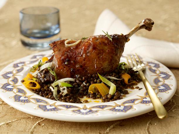 Glasierte Entenkeule auf Linsen Rezept Glasierte Entenkeule auf Linsen Rezept