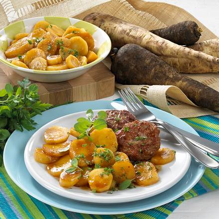 Glasierte Pastinaken mit Mett-Frikadellen Rezept Glasierte Pastinaken mit Mett-Frikadellen Rezept