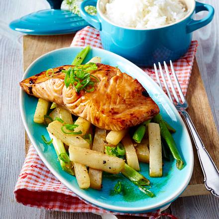 Glasierte Rettich-Pommes zu Teriyaki-Lachs Rezept Glasierte Rettich-Pommes zu Teriyaki-Lachs Rezept