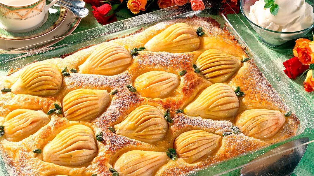 Glasierter Birnenkuchen Rezept - Foto: LECKER @ Bauer Media Group Glasierter Birnenkuchen Rezept - Foto: LECKER @ Bauer Media Group