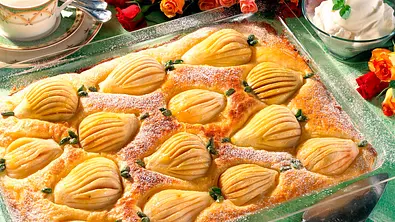 Glasierter Birnenkuchen Rezept - Foto: LECKER @ Bauer Media Group