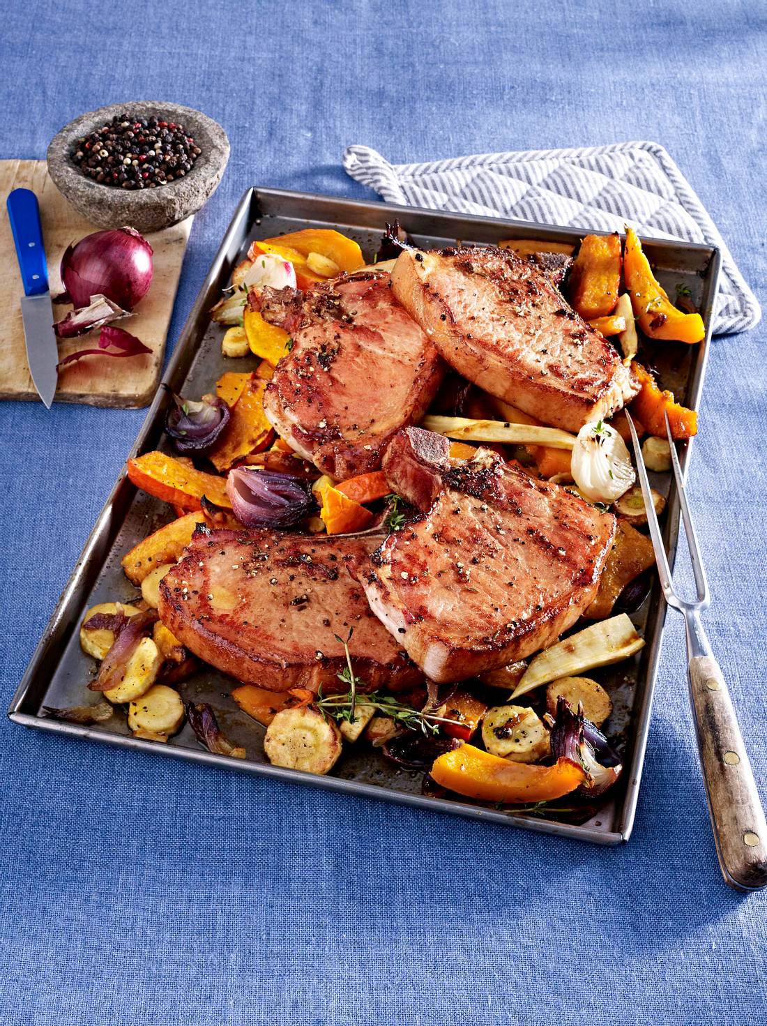 Glasiertes Kasseler-Kotelett mit Herbstgemüse Rezept | LECKER Glasiertes Kasseler-Kotelett mit Herbstgemüse Rezept | LECKER