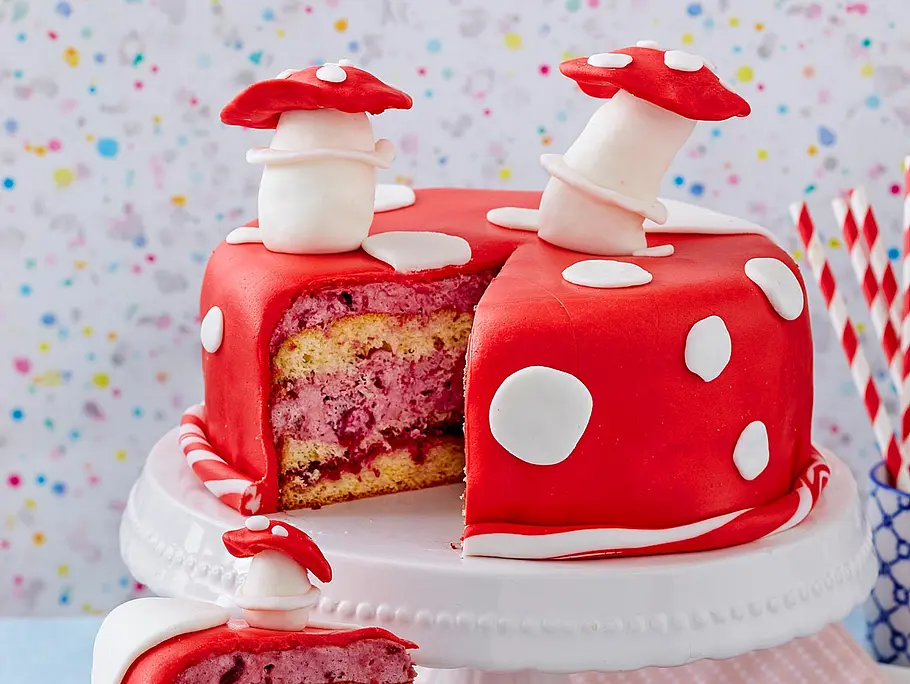 Glückspilztorte mit Kirschsahne Rezept Glückspilztorte mit Kirschsahne Rezept
