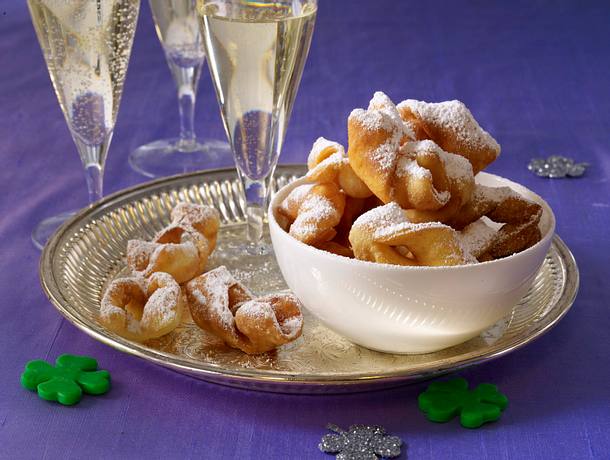 Glücks-Schleifchen Rezept Glücks-Schleifchen Rezept