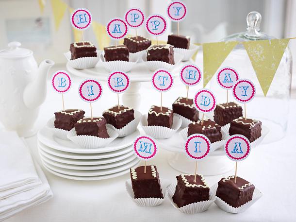 Glückwunsch-Petits-Fours Rezept Glückwunsch-Petits-Fours Rezept