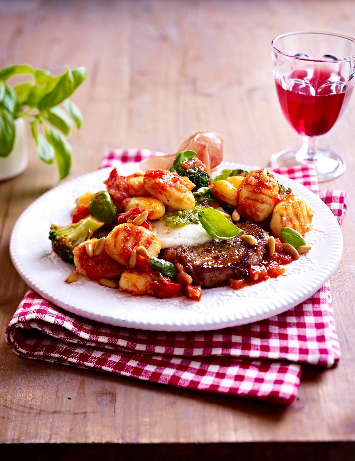 Gnocchi al forno mit Rumpsteaks Rezept